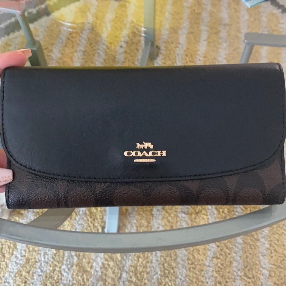 Coach wallet - Picture 1 of 3